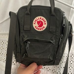 KÅNKEN SLING everyday bag